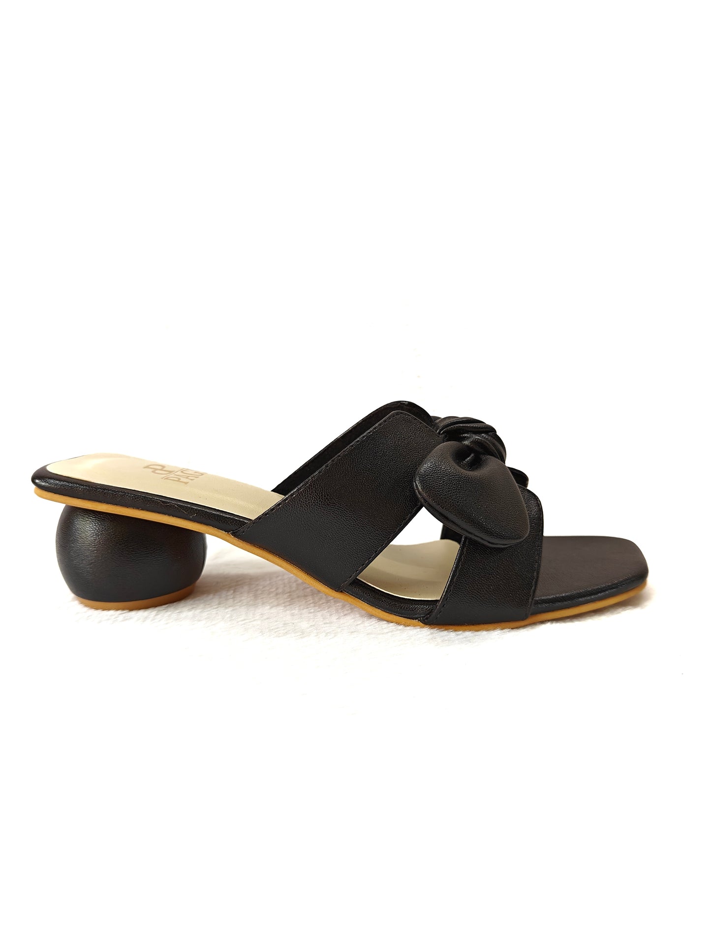 Page Velvet Bow Drift Black (1327-22).