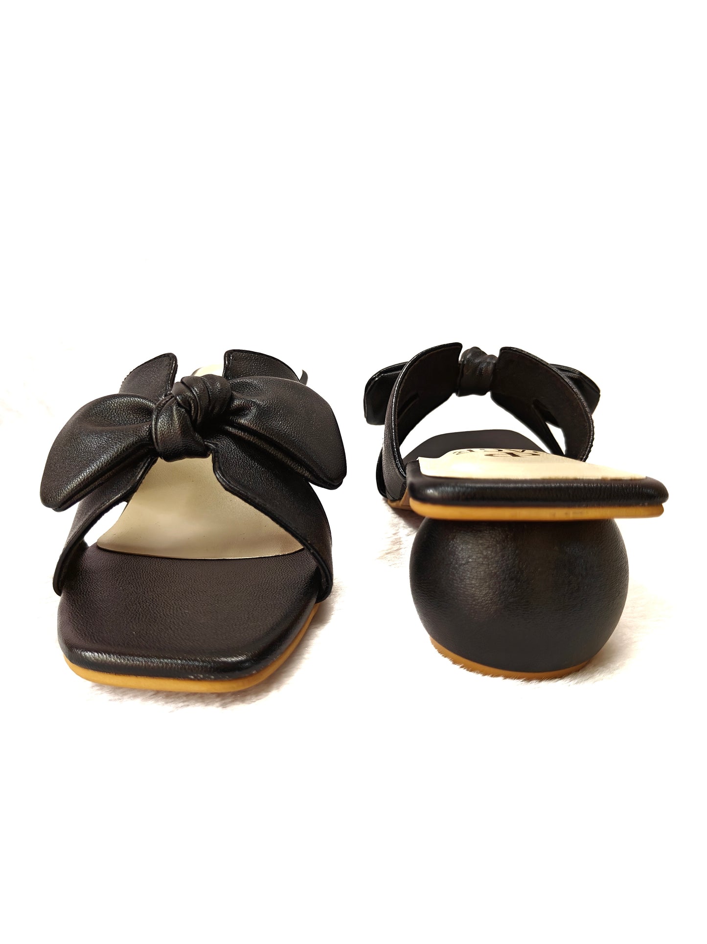 Page Velvet Bow Drift Black (1327-22).