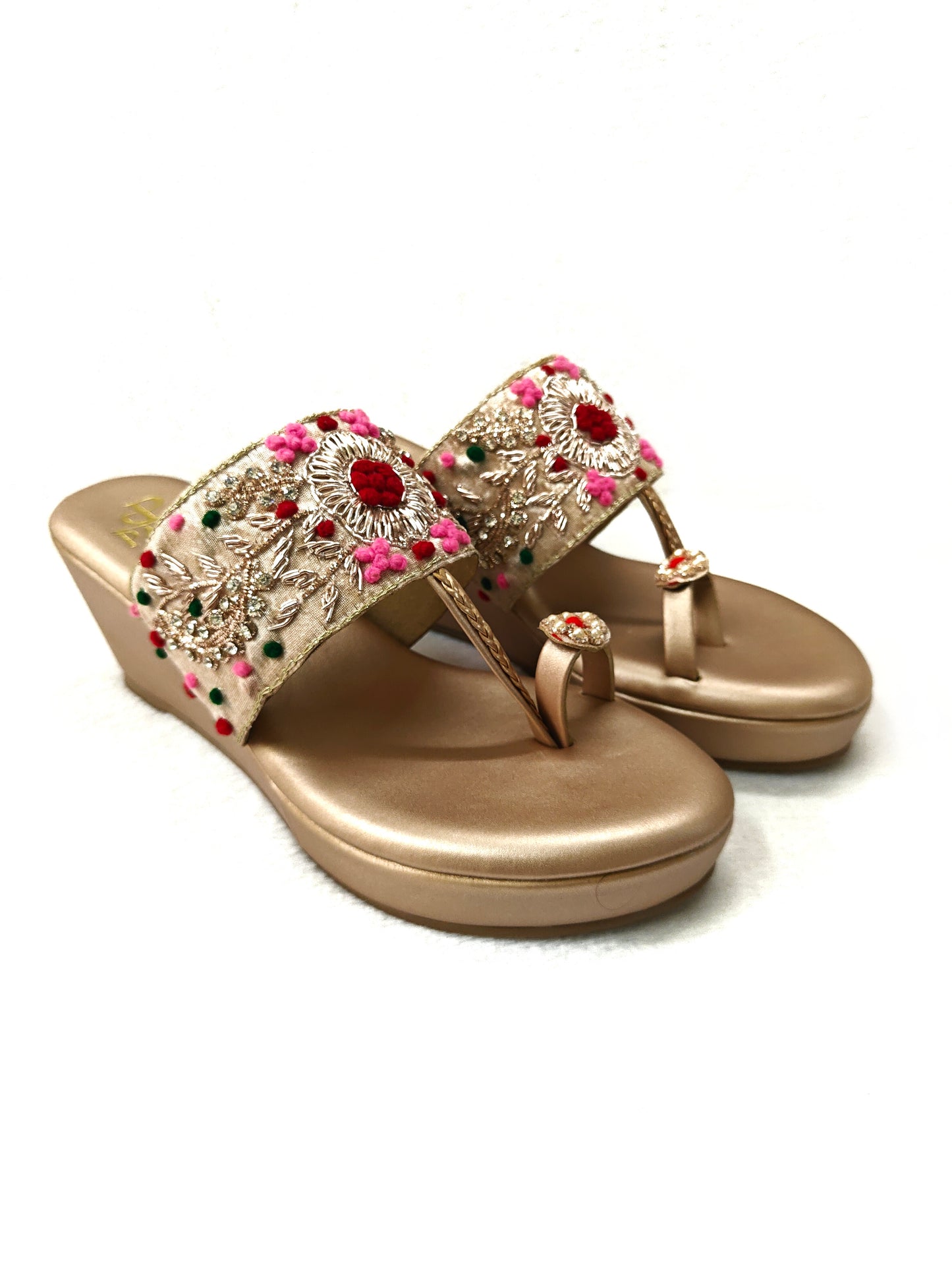 Page EthnoBliss Embroidered Wedges Rose Gold (1201).