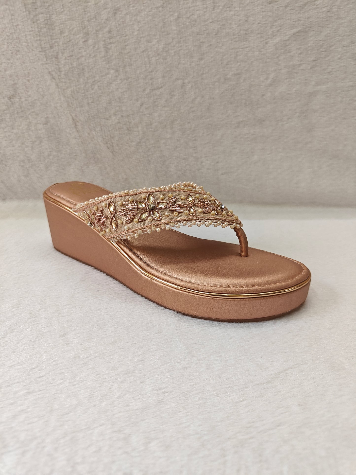 Page GlitzPetal Wedges Rose Gold (636).