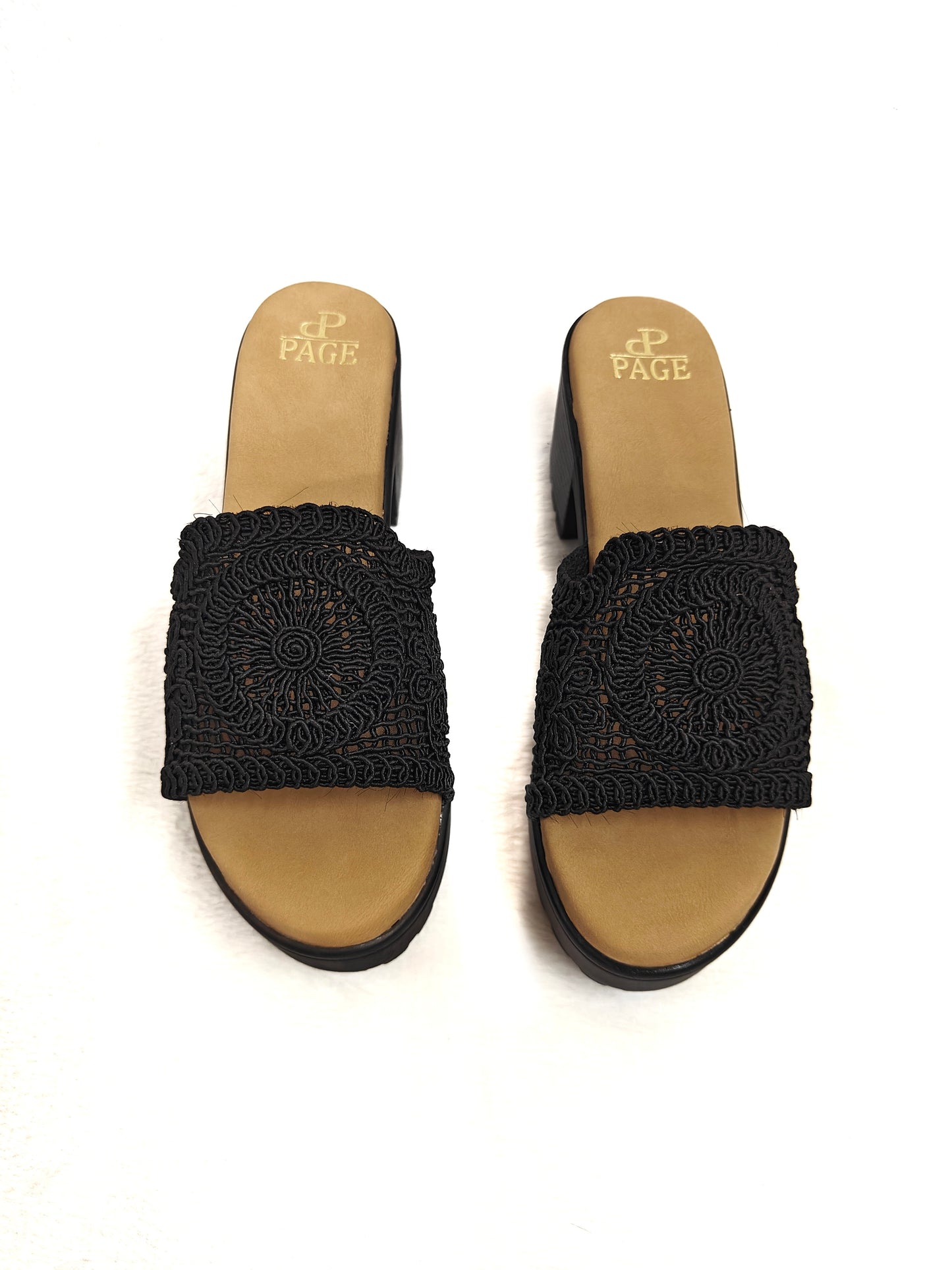 PAGE Amara Thread Black (1397-28).