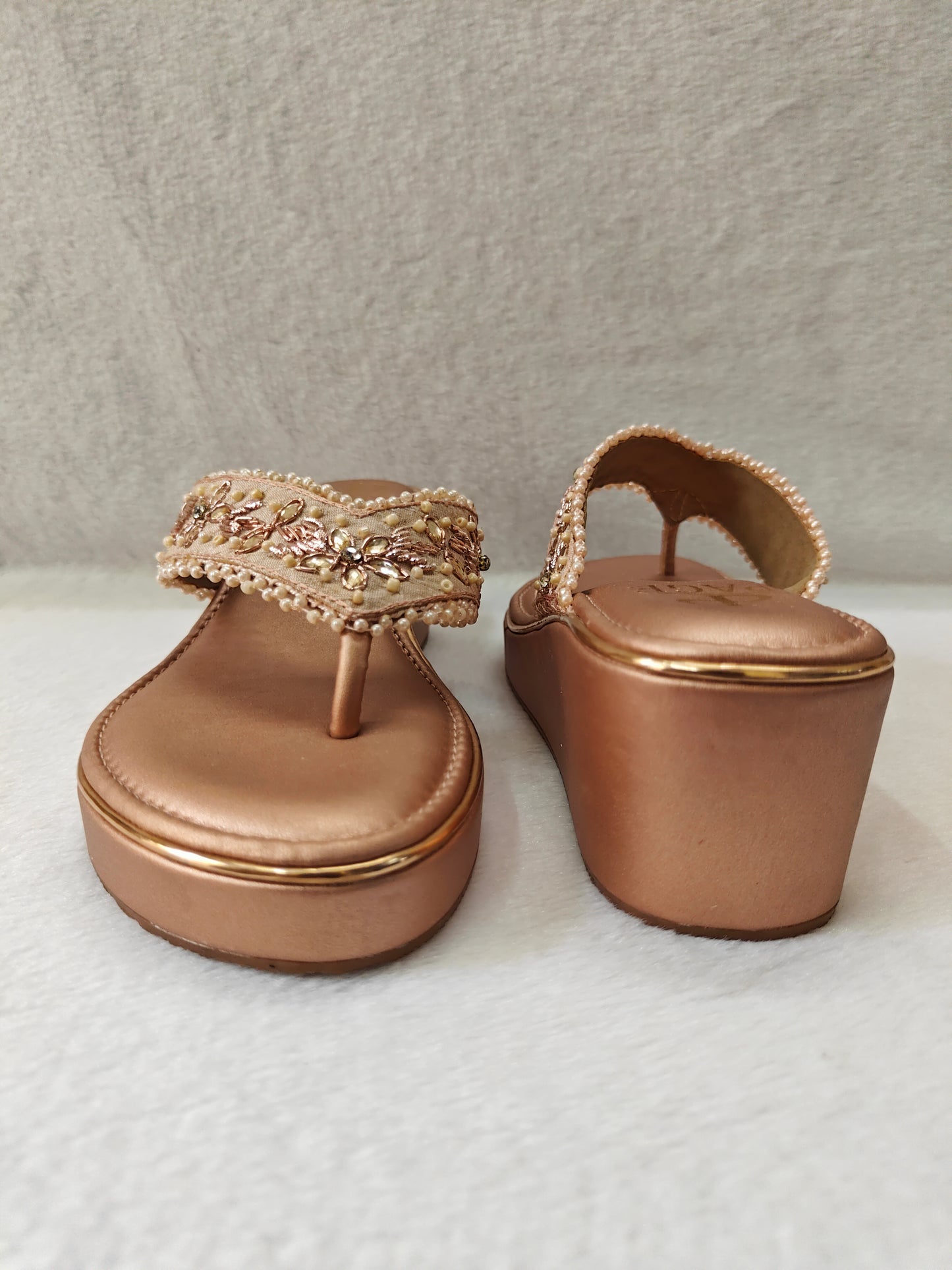 Page GlitzPetal Wedges Rose Gold (636).