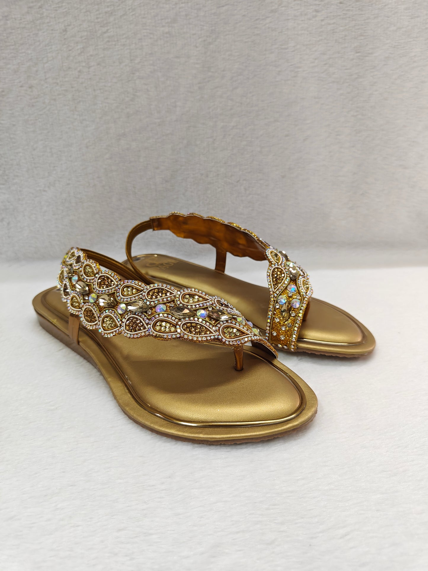 Page Radiant Curve Royale Flats Antique (1173).