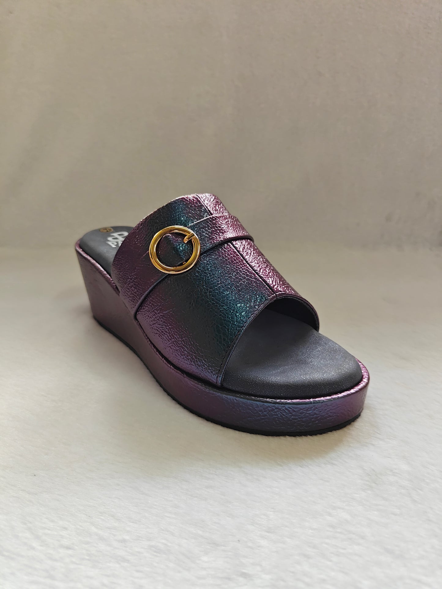 Page Shift Metallic Wedge Slides Green (1268-5).