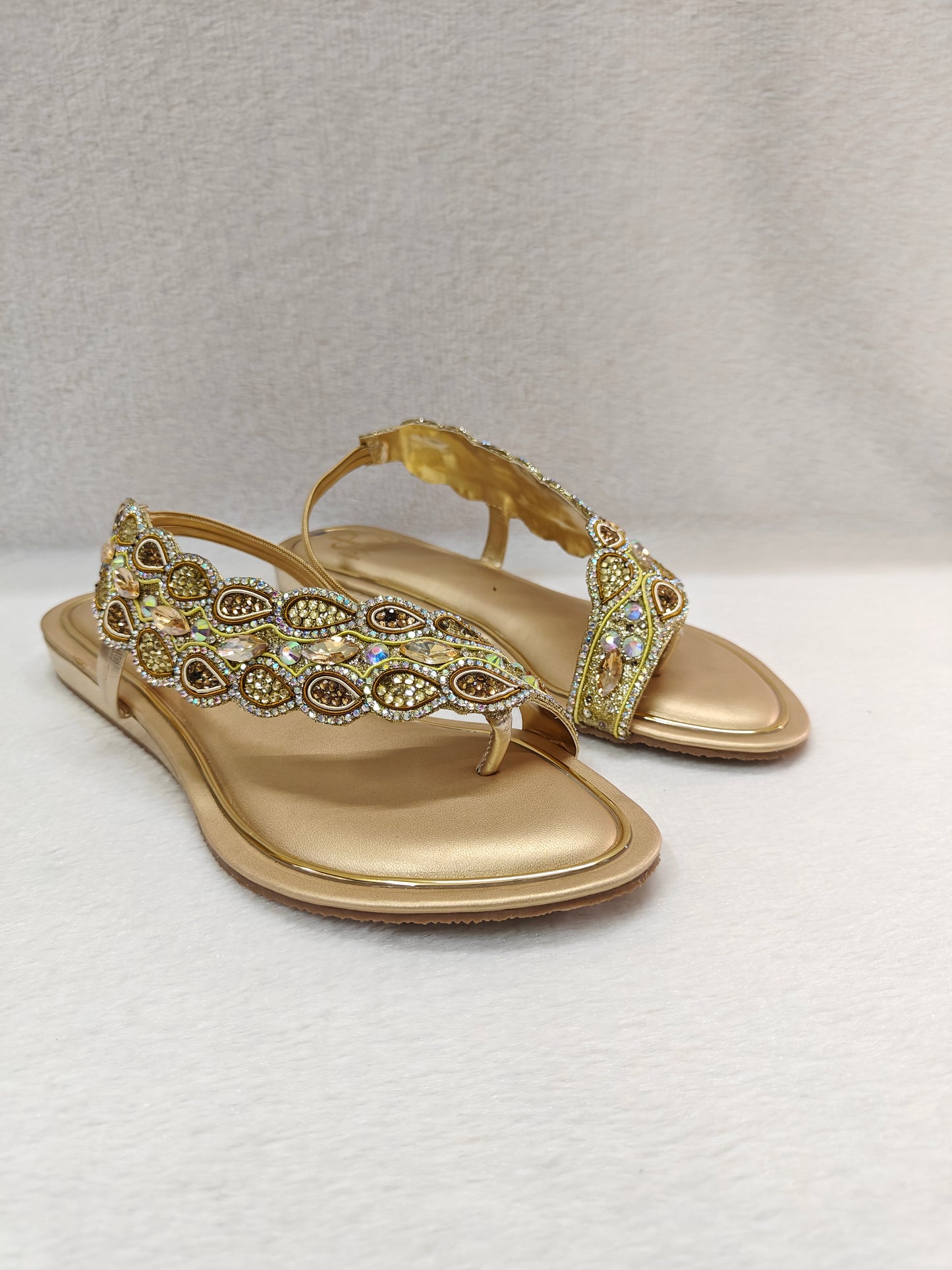 Page Radiant Curve Royale Flats Gold (1173).