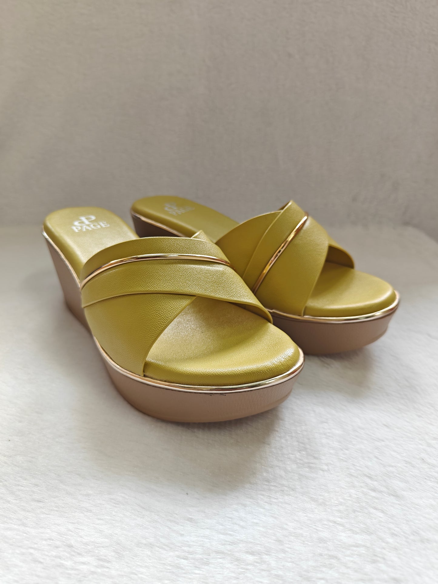 Pace Luxe Cross-Strap Wedge Slides Yellow.(1215)