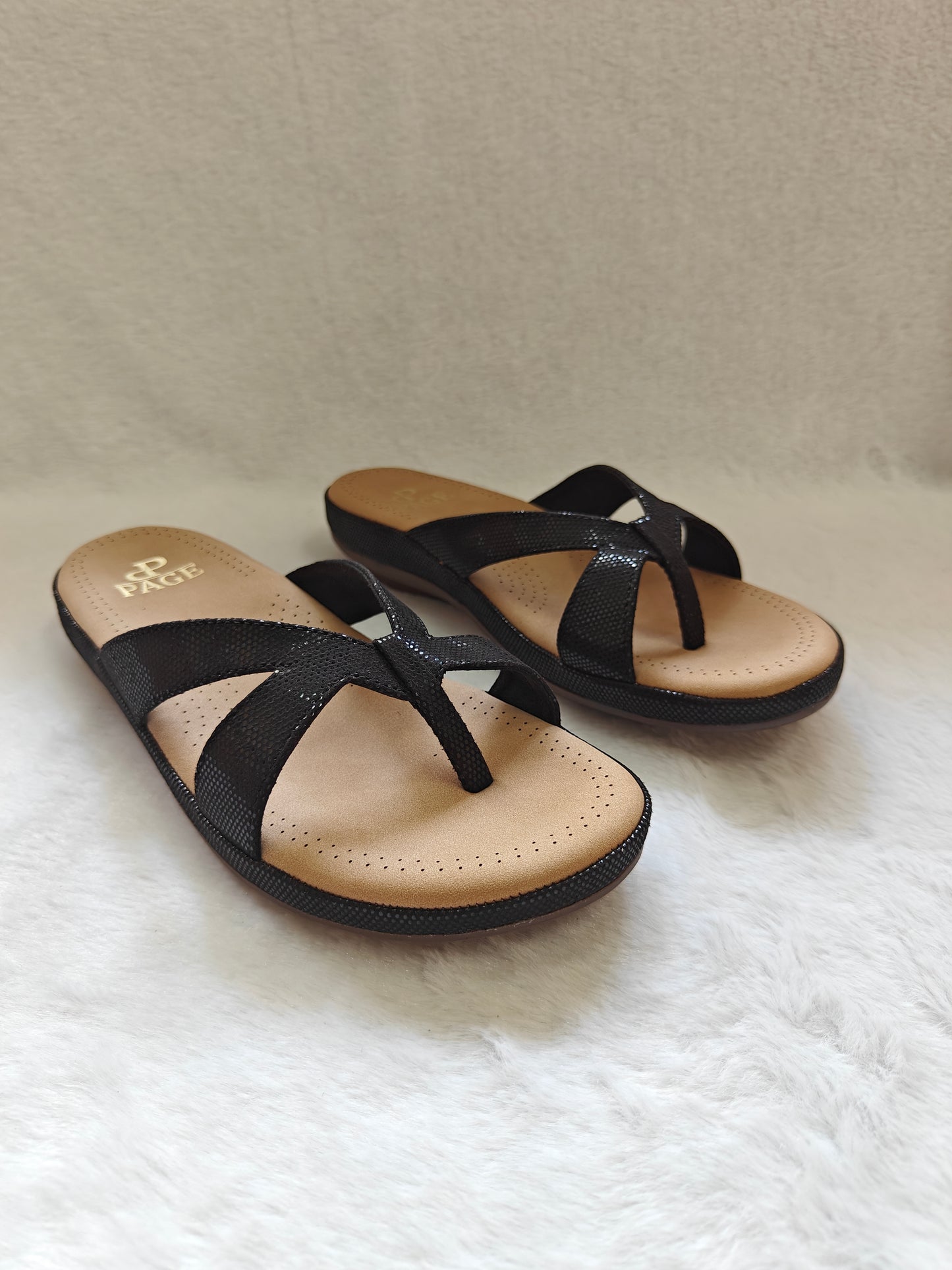 Page Cross Strap Toe Block Black (1284-2).