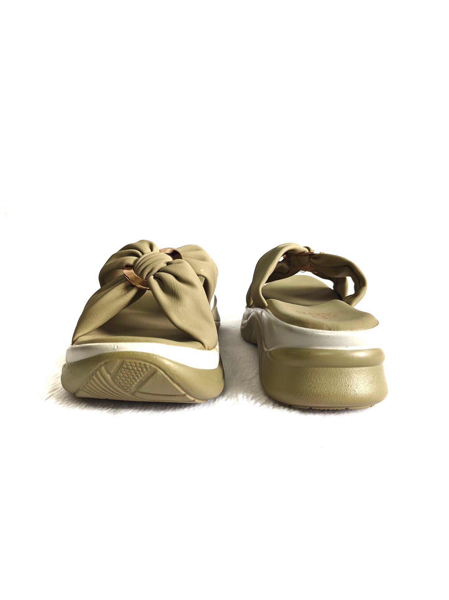 PAGE LuxeKnot Elevate Slide Green (1325-2).
