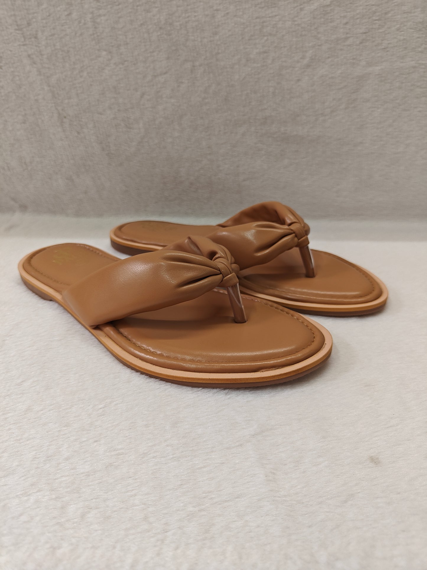 Page Noir Twist Flats Chickoo.