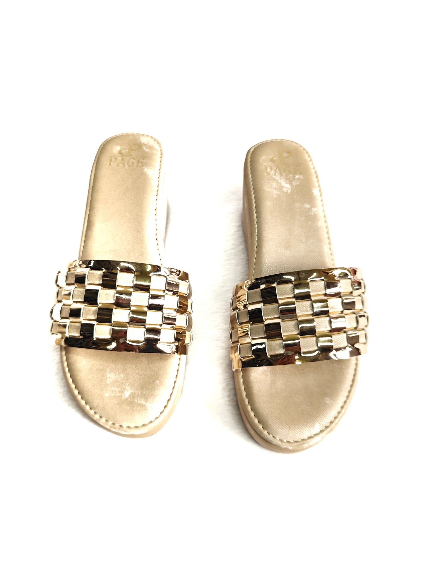 Page Aurelia Crest Wedge Cream (1412-8).