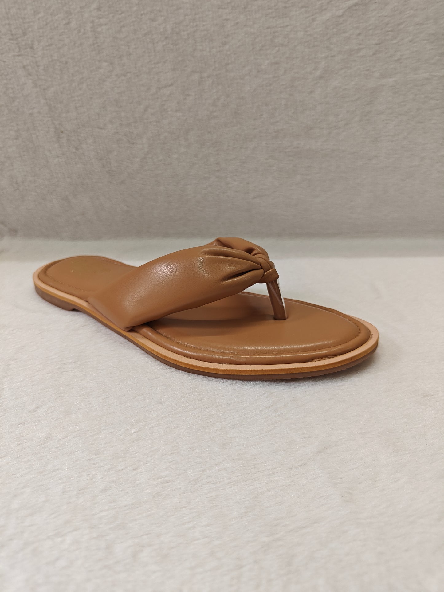 Page Noir Twist Flats Chickoo.