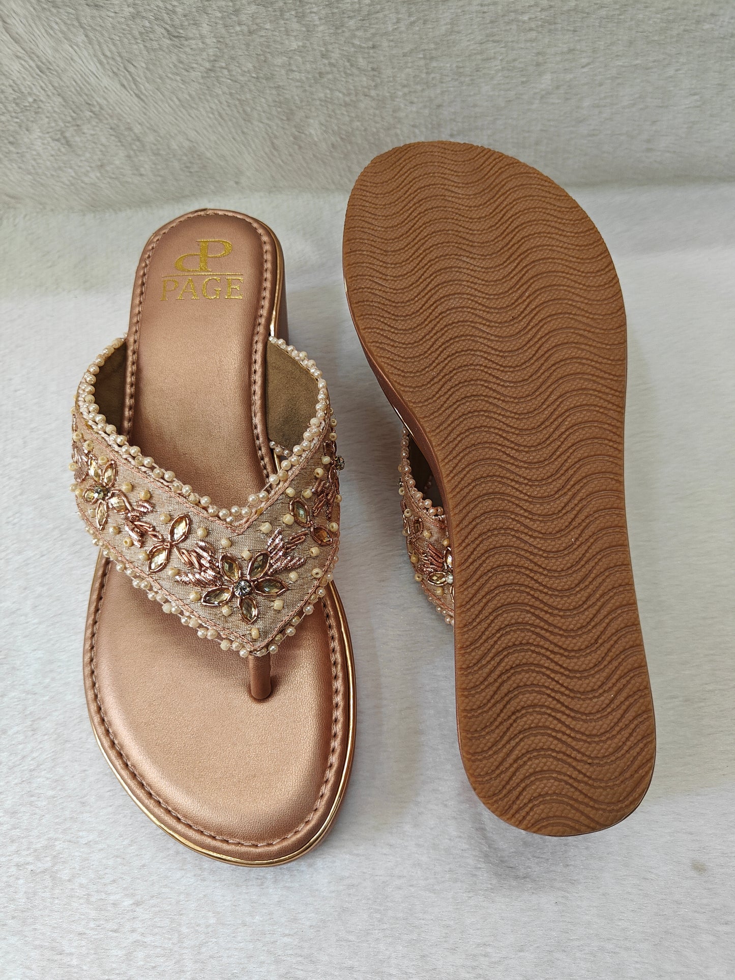 Page GlitzPetal Wedges Rose Gold (636).