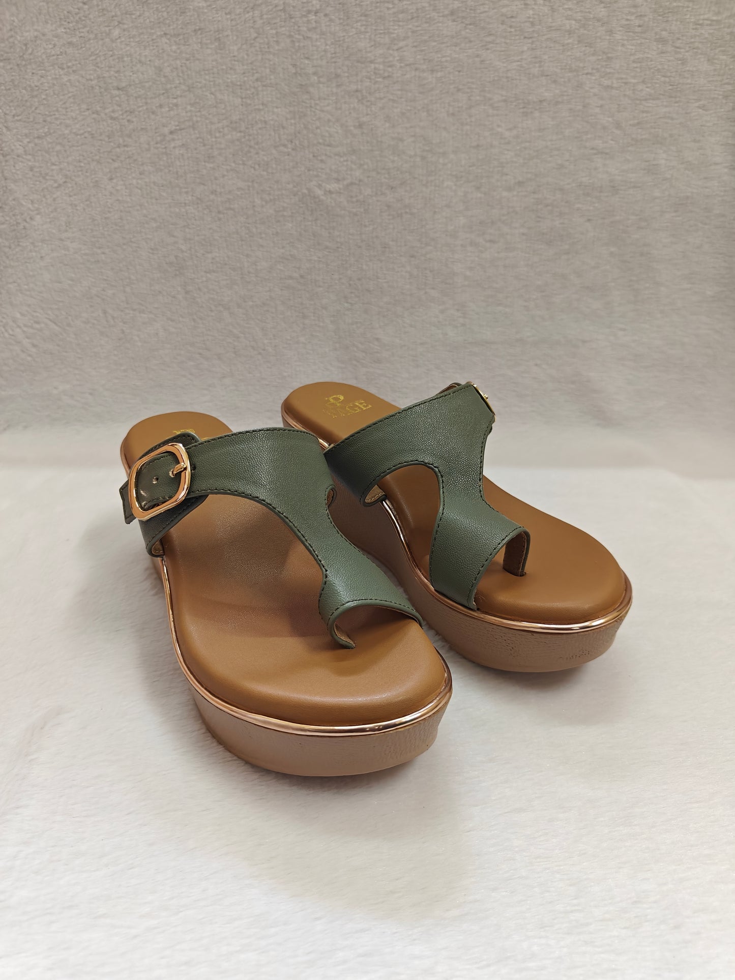 Page Comfort Toe Ring Platform Sandals Green (388).