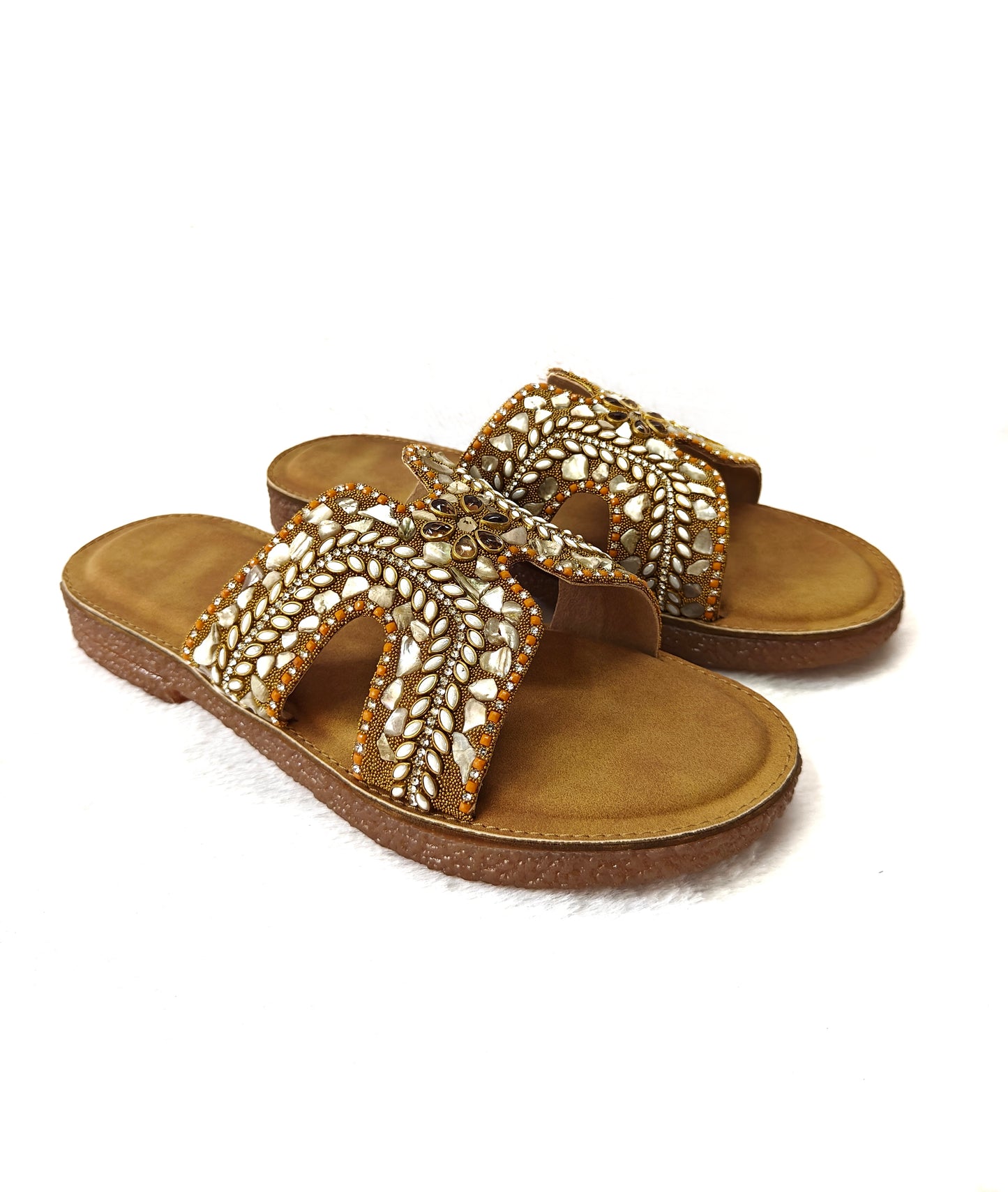Page Royal Arch Embellished Flats Antique (1332-24).