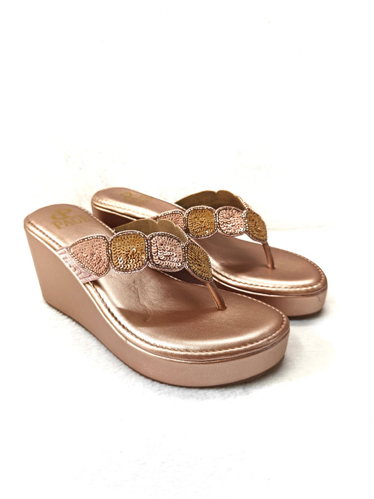 Page Radiant Gleam Wedge Rose Gold (1200).