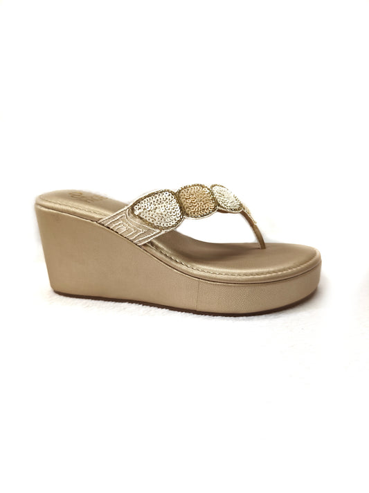 Page Radiant Gleam Wedge Gold (1200).