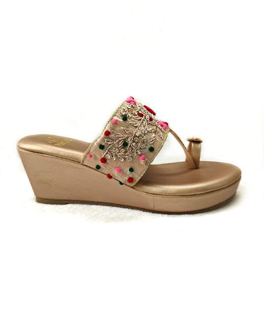 Page EthnoBliss Embroidered Wedges Rose Gold (1201).