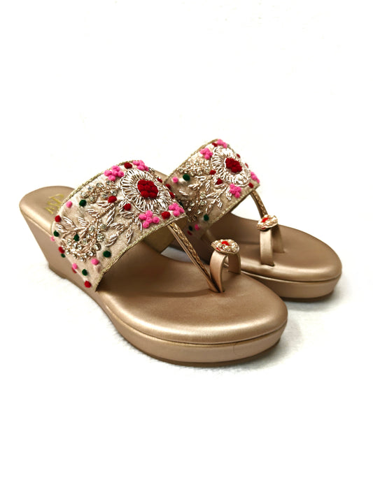 Page EthnoBliss Embroidered Wedges Rose Gold (1201).