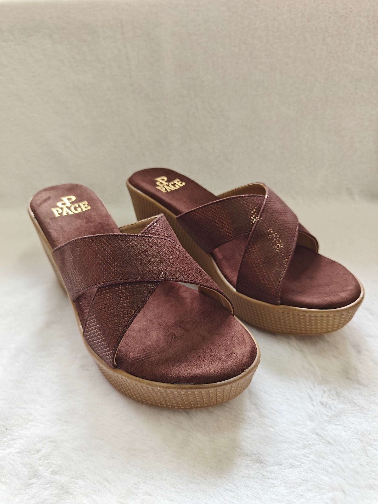 Page Soft Step Criss Cross Brown (1317-2).