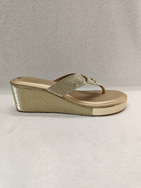 PAGE Radiant Glitz Wedge Gold (399).