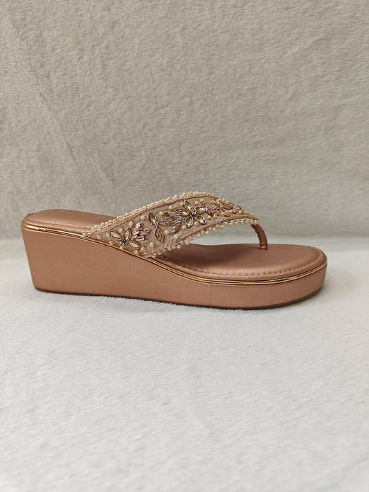 Page GlitzPetal Wedges Rose Gold (636).