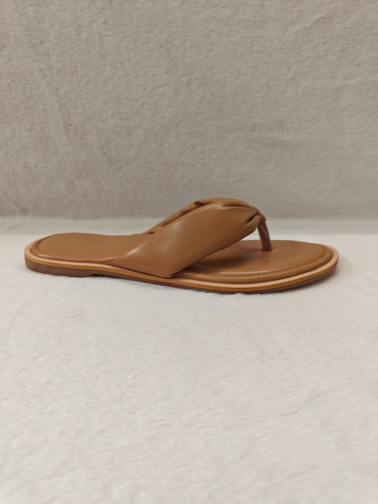 Page Noir Twist Flats Chickoo.