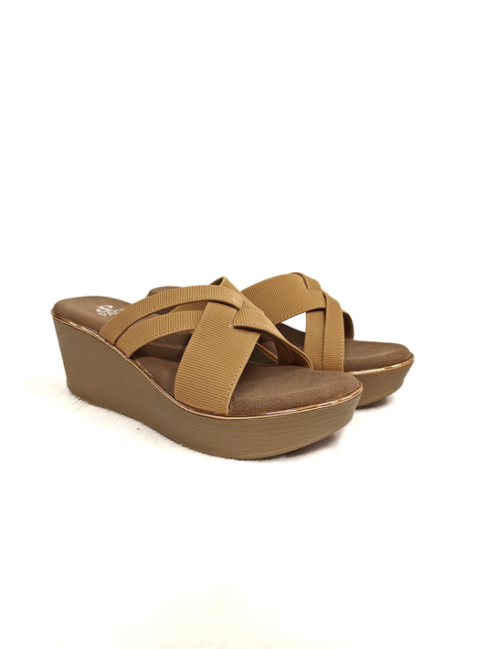 Page Luminara Wedge Chickoo (1392-6).