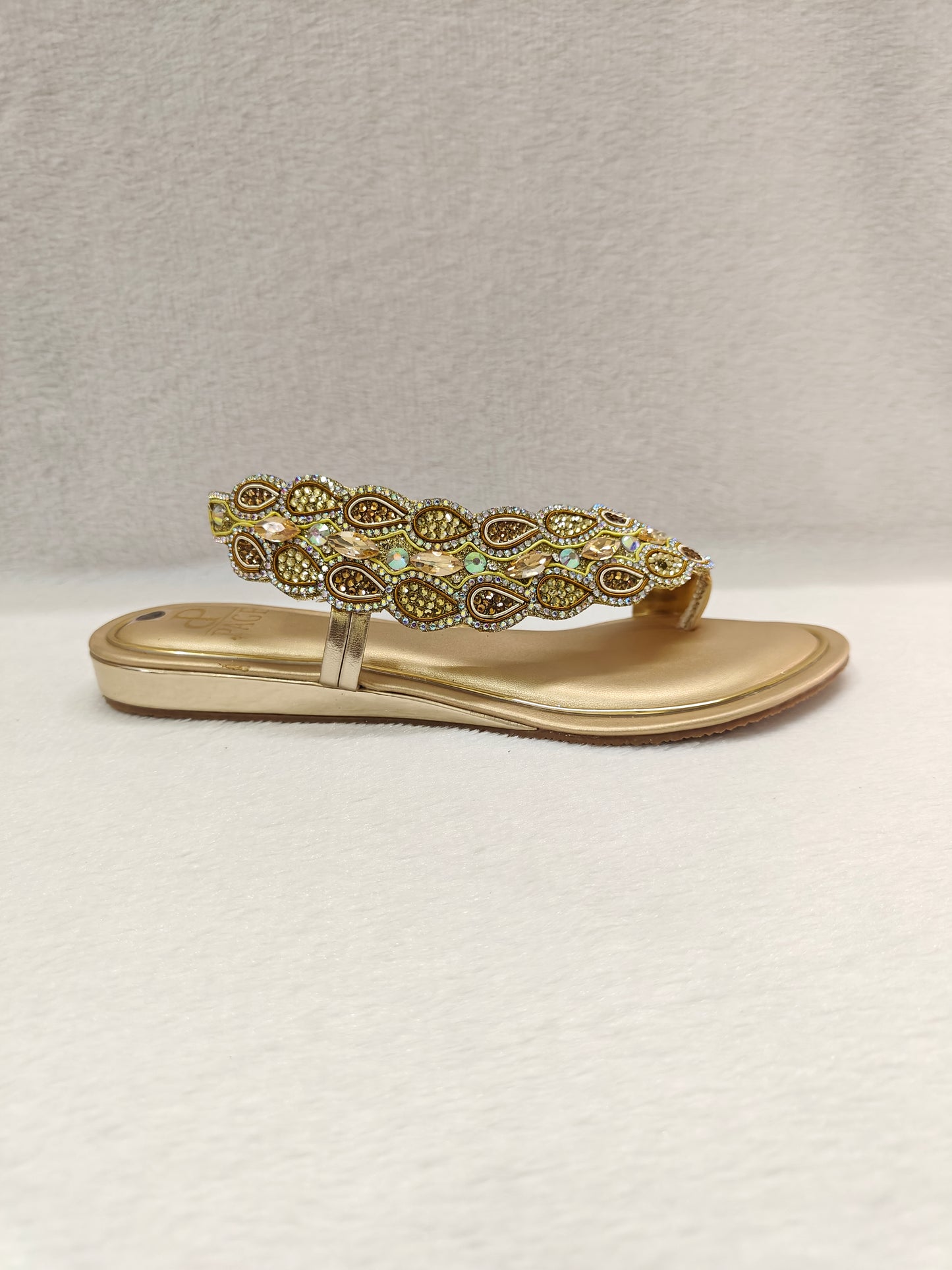 Page Radiant Curve Royale Flats Gold (1173).