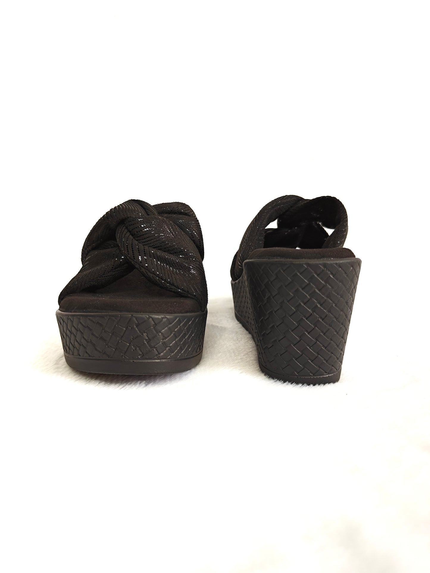 Velvet Twist Elevate Black (1377-1).