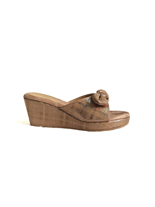 Page Mocha Mirage Wedges Chickoo (1403-5).