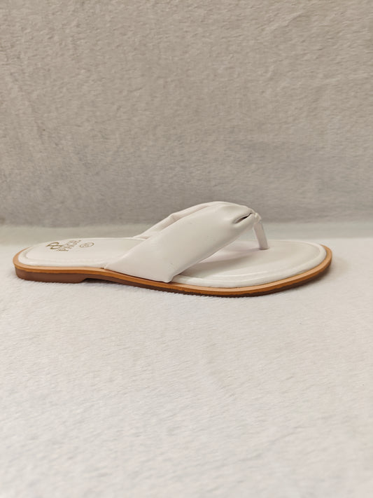 Page Noir Twist Flats White.